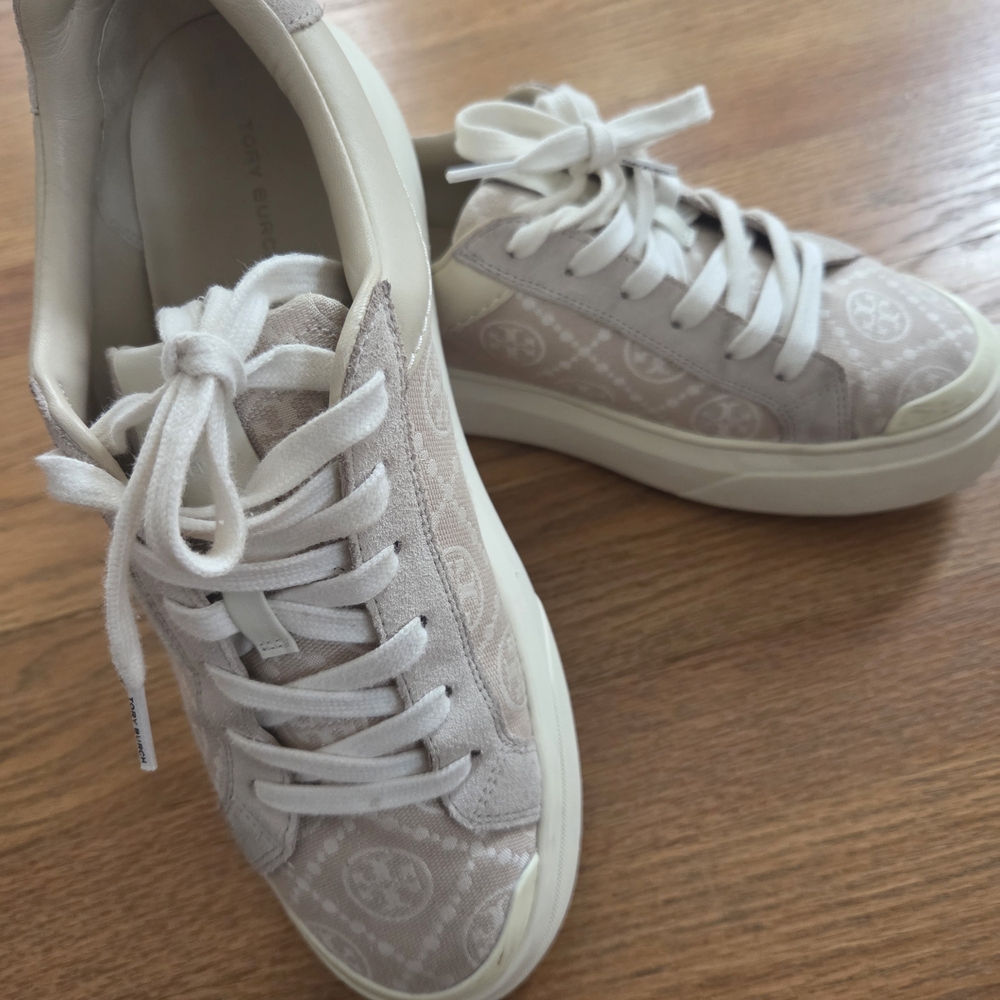 Tory Burch Women's Beige Lace-Up Sneakers.